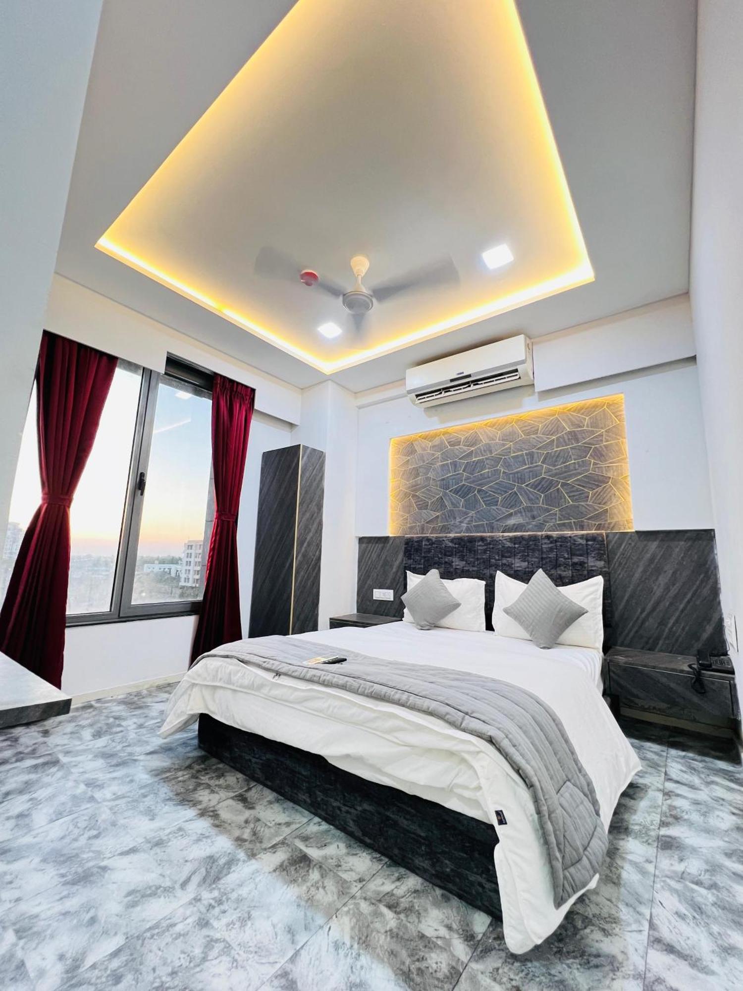 סוראט Hotel Star Galaxy מראה חיצוני תמונה